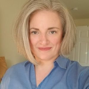 Headshot of Alanna Blinn